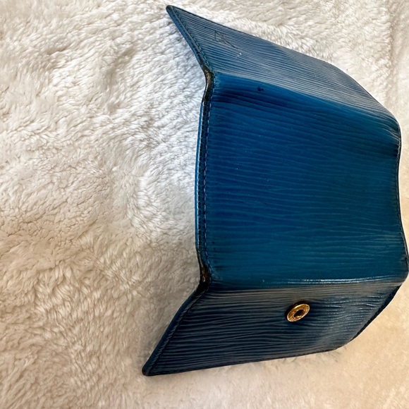 Authentic Louis Vuitton Epi Key and Card Holder - Picture 12 of 14